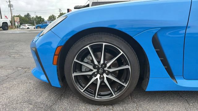 Used 2022 Toyota GR86 w/ ALL Weather Mat Package (TMS) RWD image 9