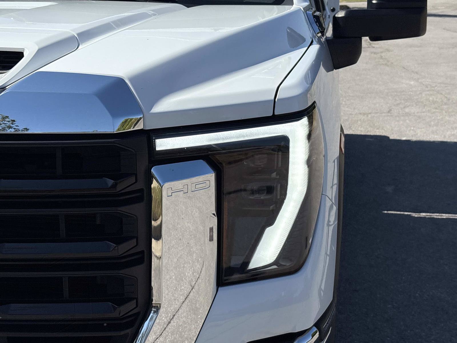 Used 2025 GMC Sierra 2500 Pro w/ Convenience Package AWD/4WD image 12