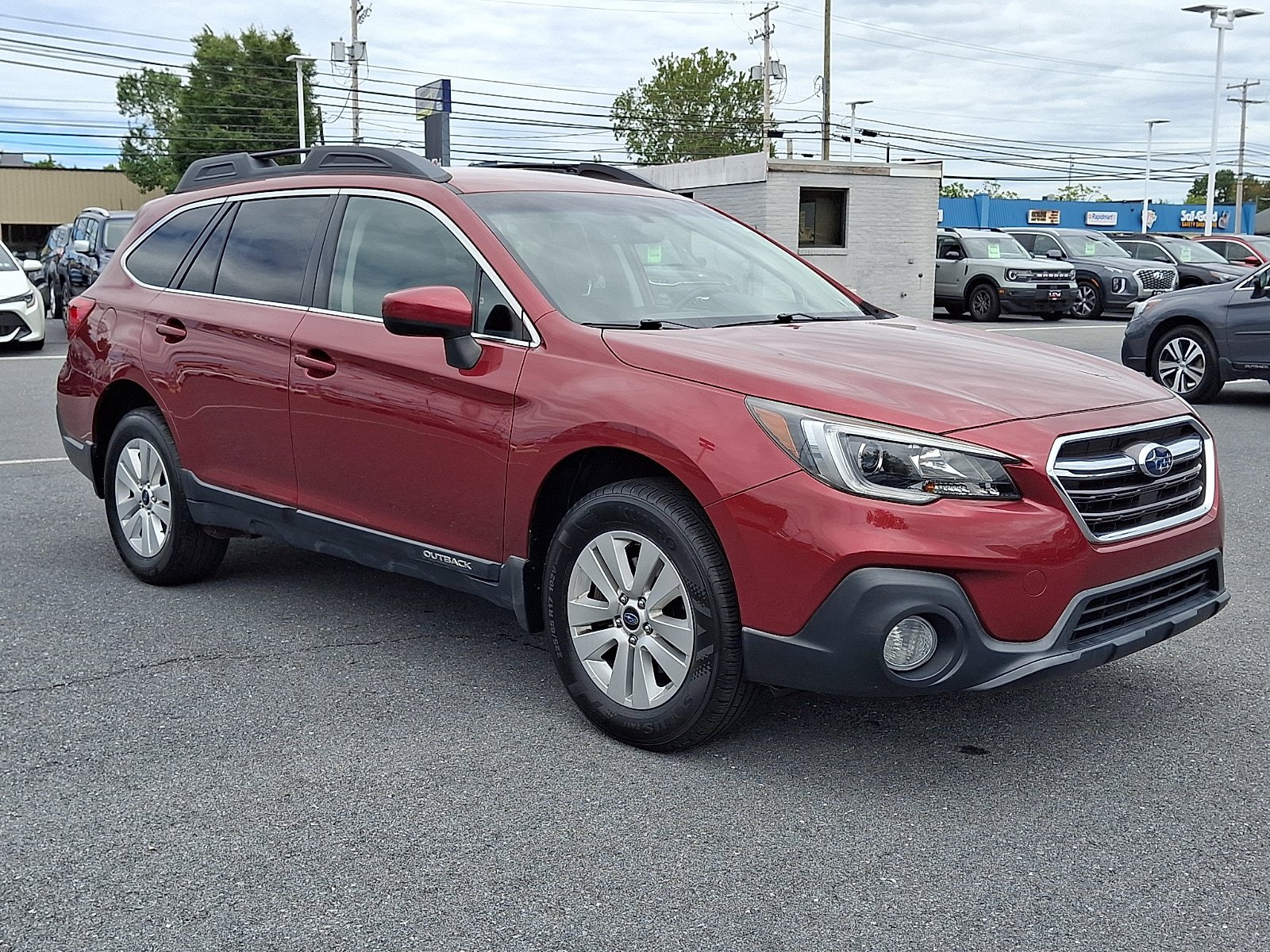 Used 2018 Subaru Outback 2.5i Premium AWD/4WD image 3