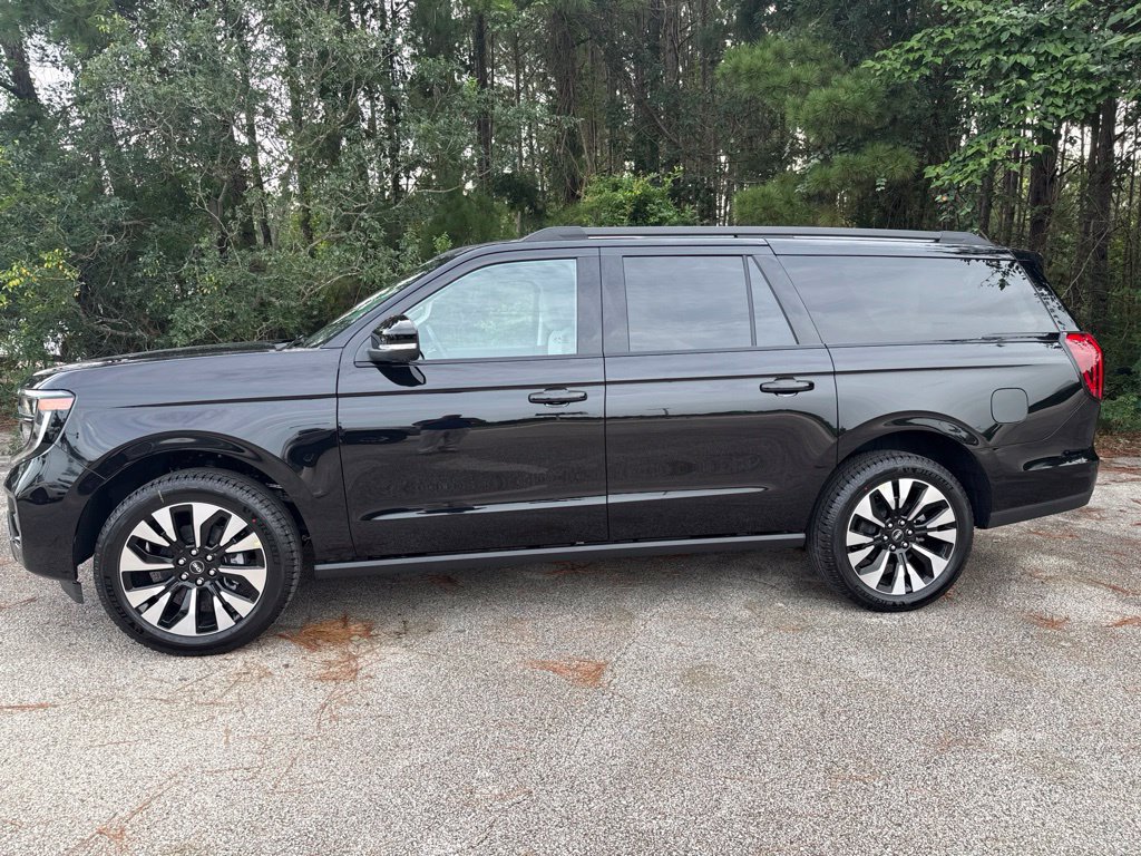 New 2027 Ford Expedition Max Platinum RWD image 2