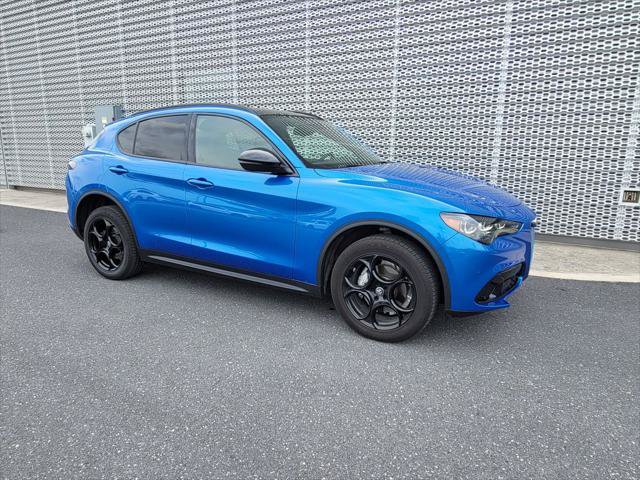 Used 2025 Alfa Romeo Stelvio Sprint AWD/4WD image 6