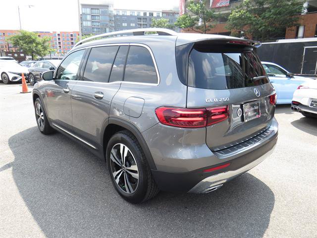Used 2026 Mercedes-Benz GLB 250 4MATIC image 2