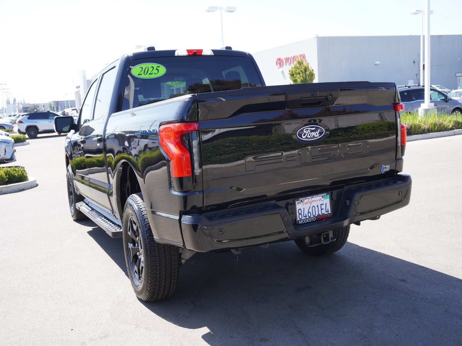 Used 2025 Ford F150 Lightning XLT AWD/4WD image 11