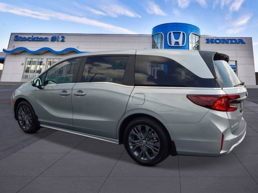 New 2026 Honda Odyssey Touring image 3