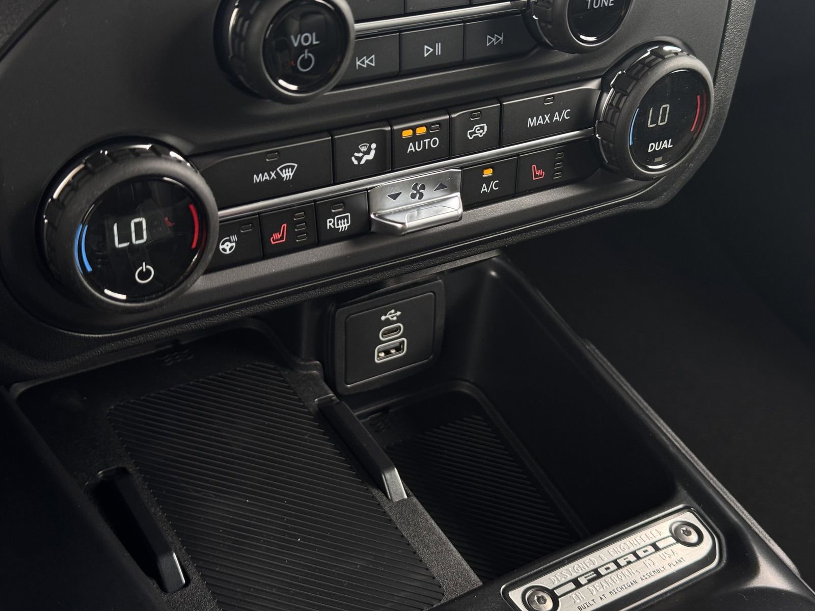 New 2026 Ford Bronco Outer Banks image 18