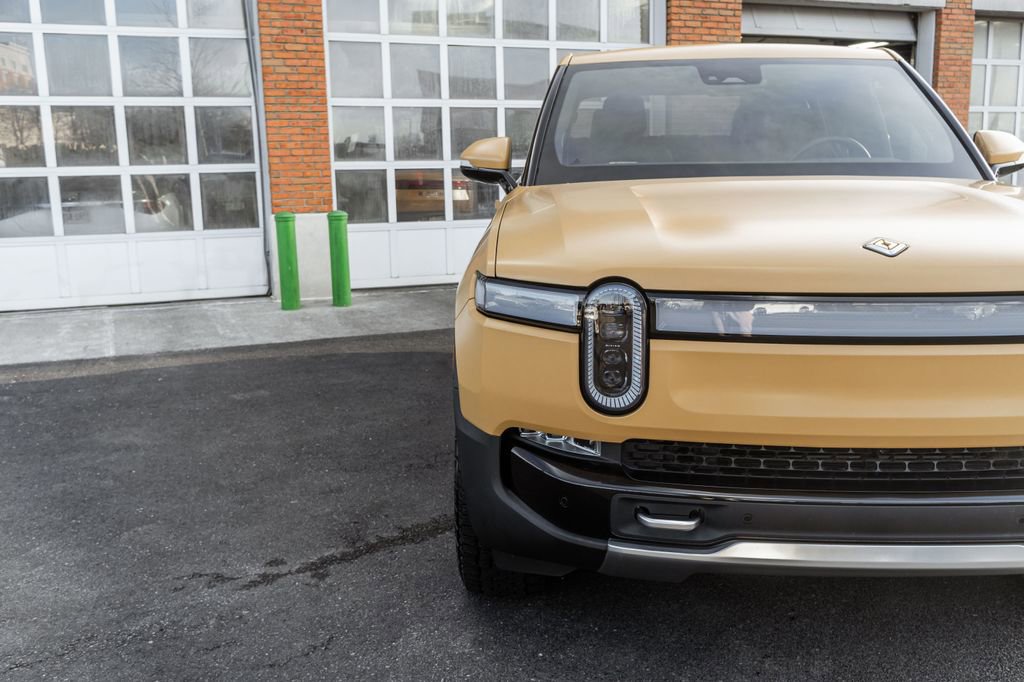 Used 2022 Rivian R1T Launch Edition image 45