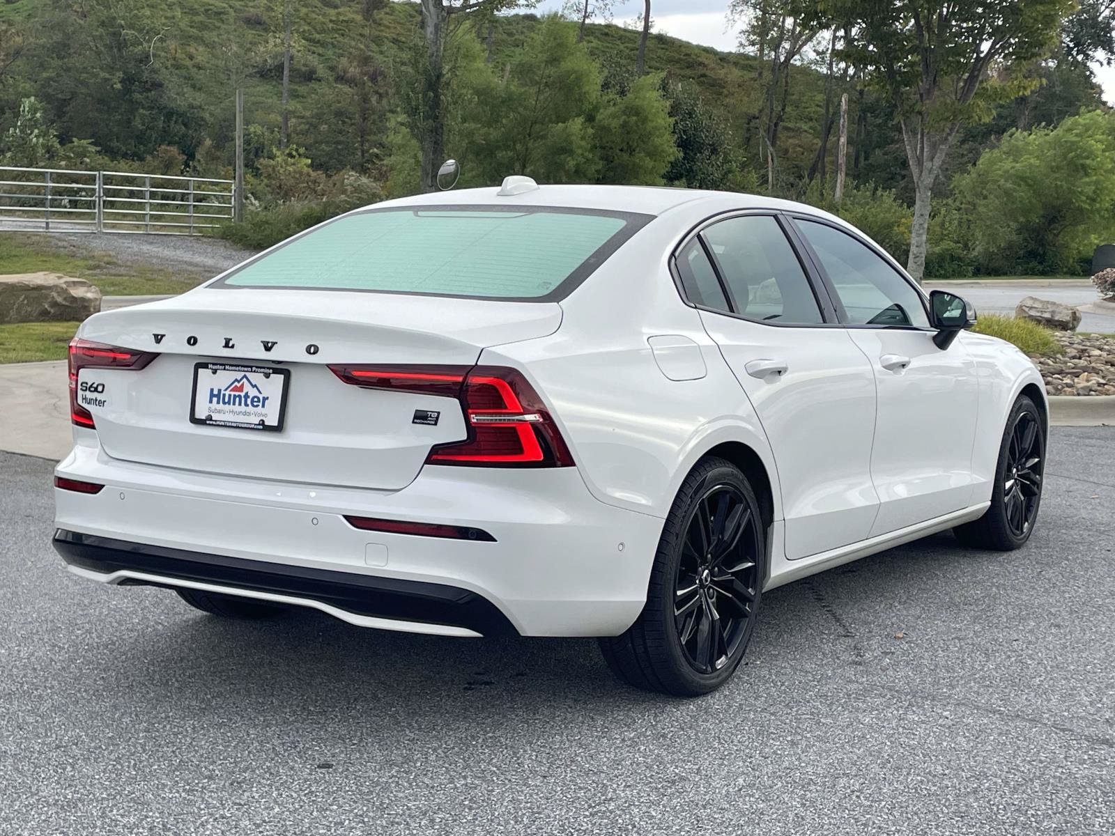 Used 2024 Volvo S60 T8 Plus w/ Climate Package AWD/4WD image 28