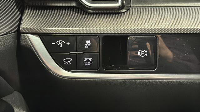 Used 2025 Kia Sportage SX Prestige image 38