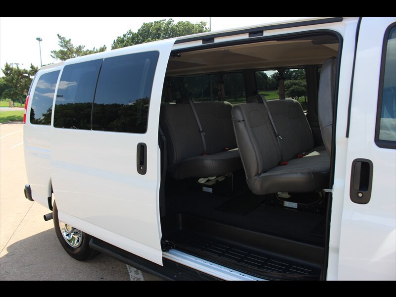 Used 2025 Chevrolet Express 3500 LT w/ LT Preferred Equipment Group RWD image 17