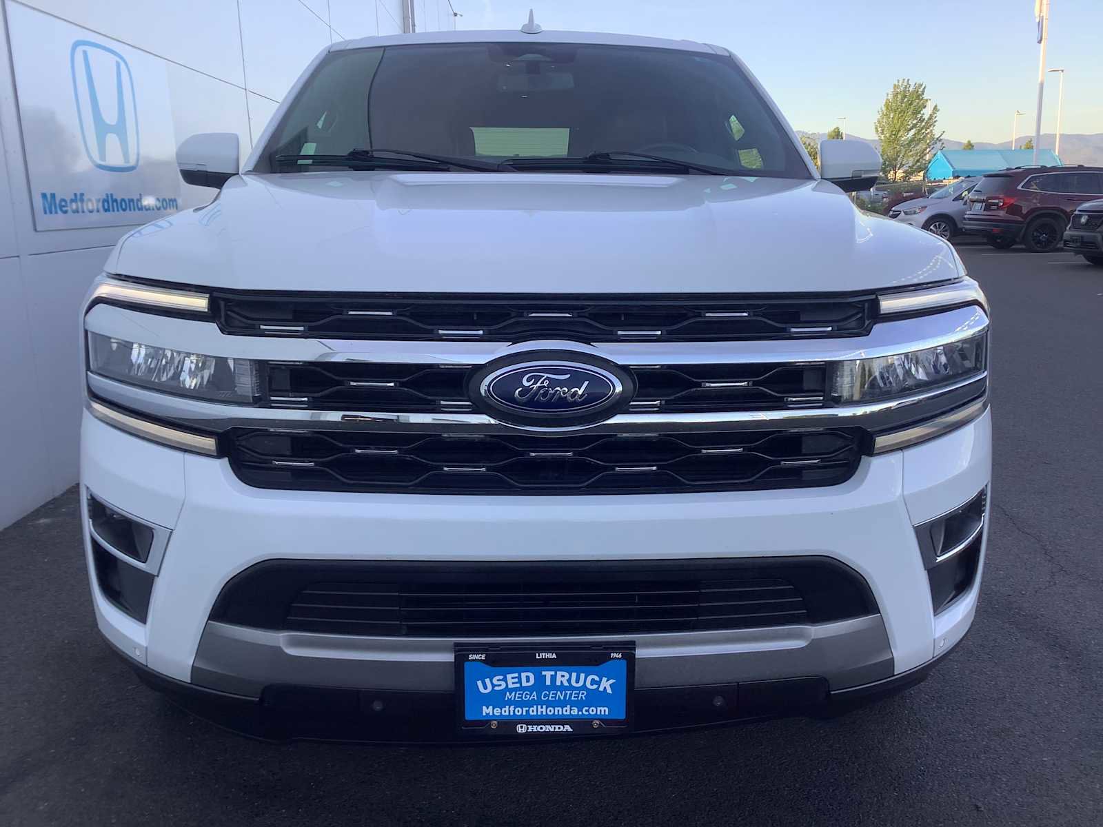 Used 2024 Ford Expedition Max Limited AWD/4WD image 9