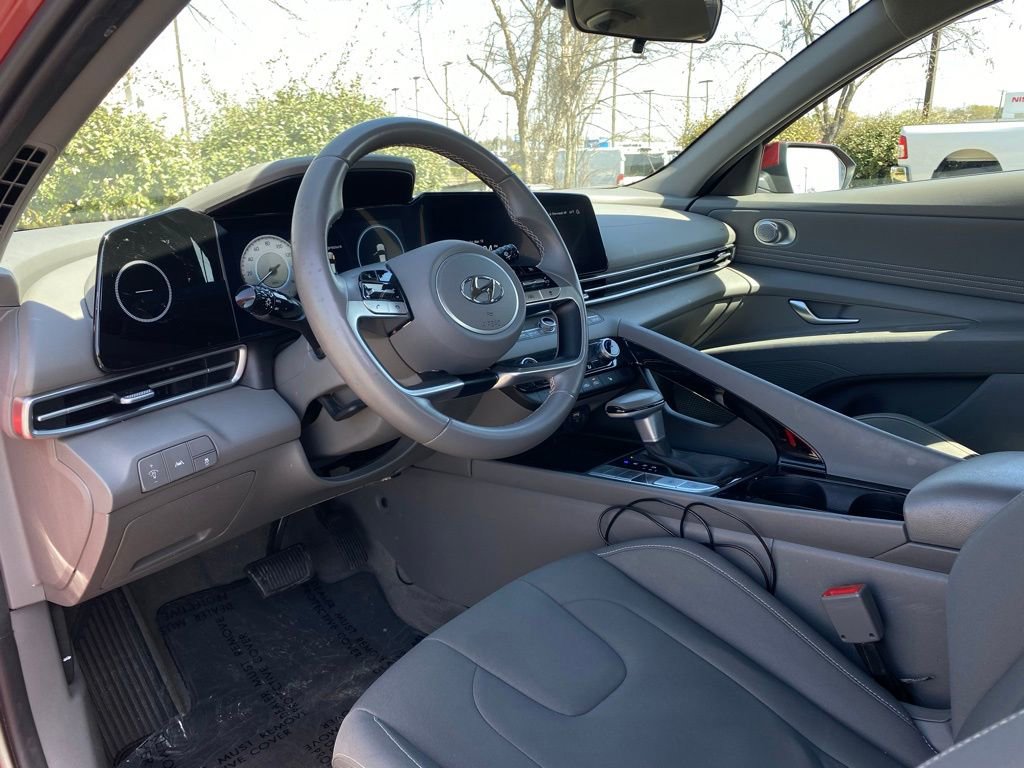 Used 2023 Hyundai Elantra SEL w/ Convenience Package image 10