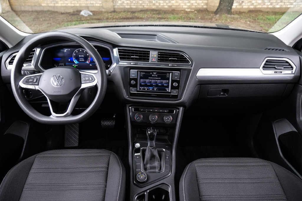 Used 2023 Volkswagen Tiguan S AWD/4WD image 5