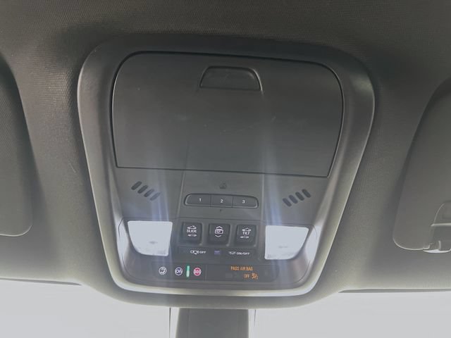 Used 2023 Buick Enclave Avenir w/ Avenir Technology Package FWD image 20