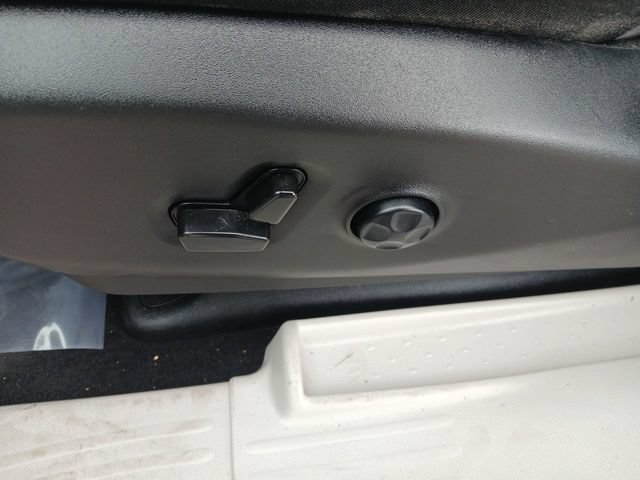 Used 2023 Chrysler Pacifica Touring-L FWD image 13