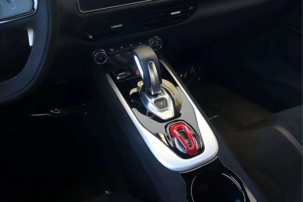 Used 2025 Lotus Emira RWD image 17
