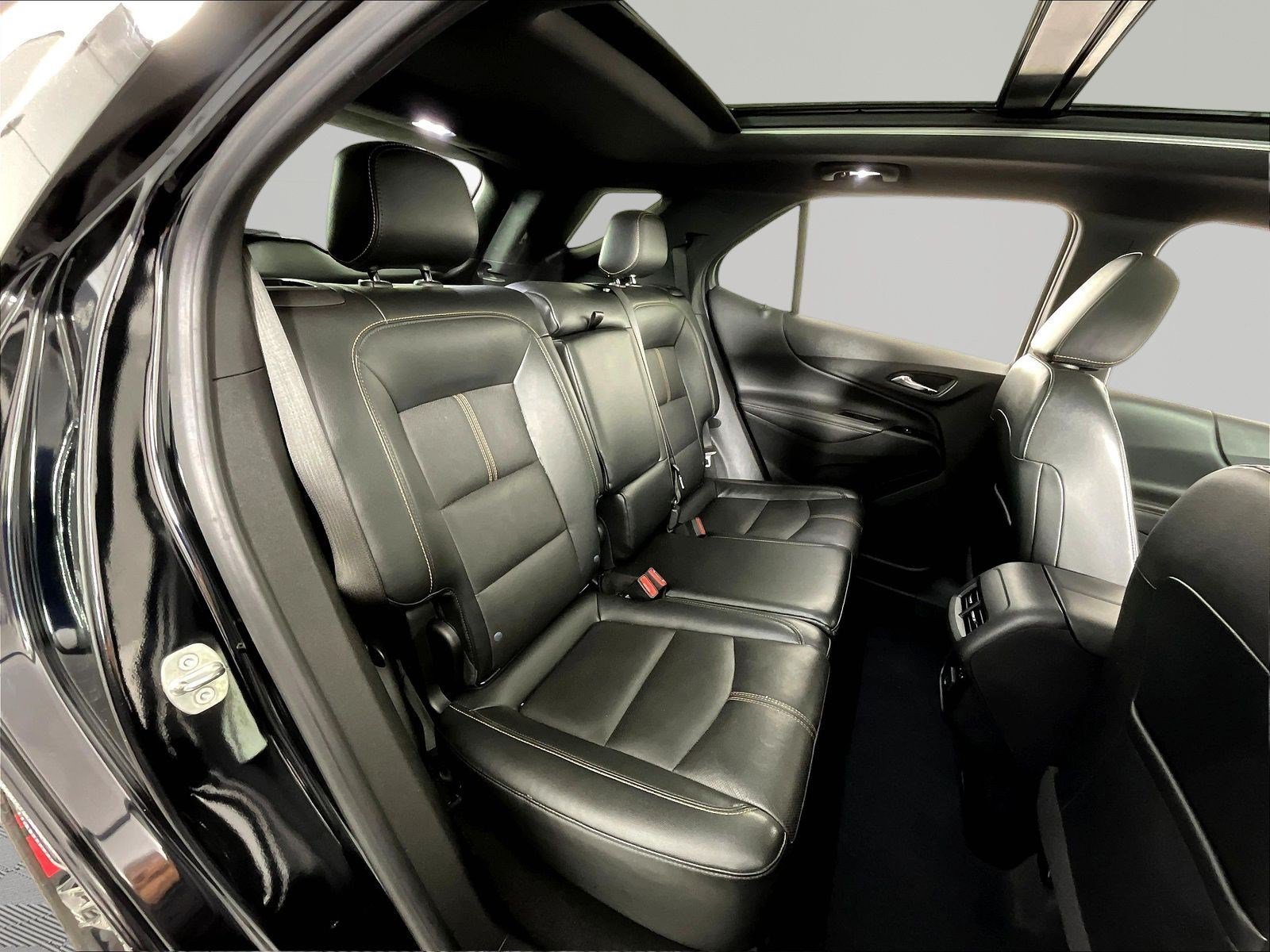 Used 2023 Chevrolet Equinox Premier AWD/4WD image 25