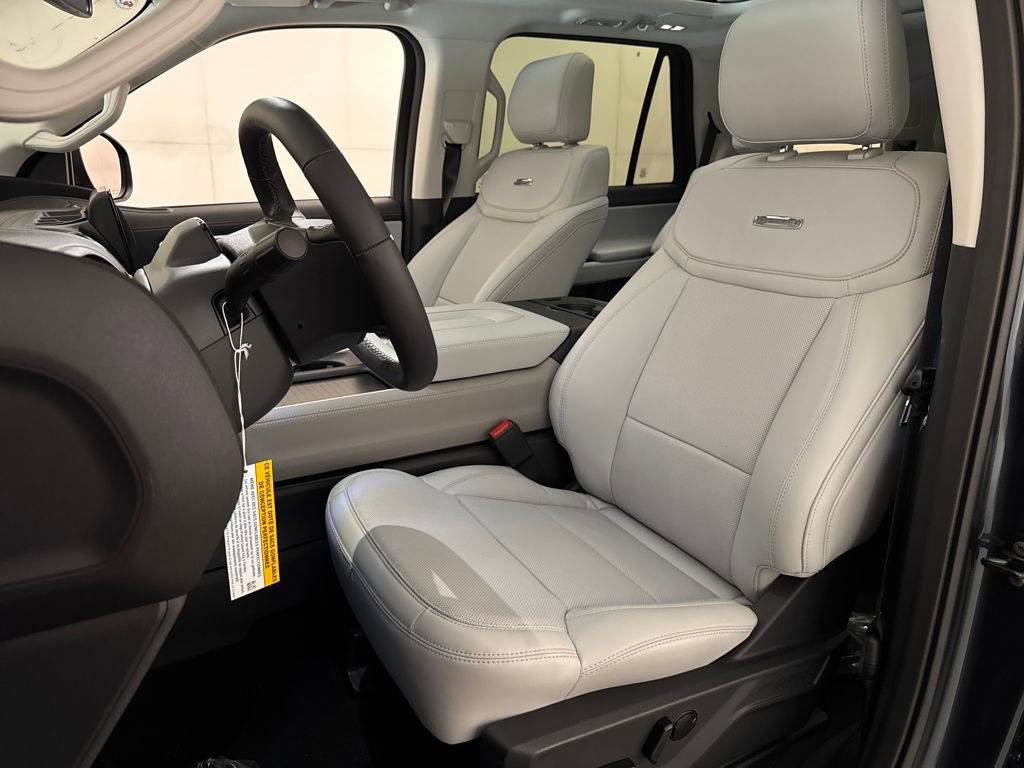 New 2025 Ford Expedition Platinum w/ Driver's Package image 27