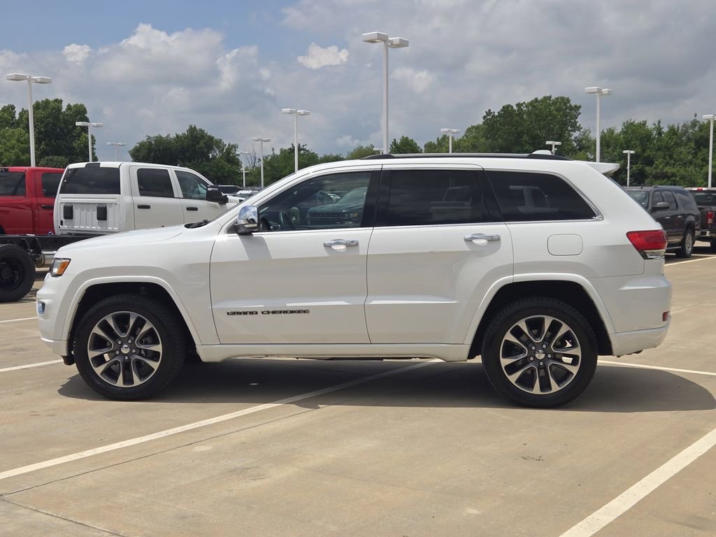 Used 2017 Jeep Grand Cherokee Overland AWD/4WD image 4