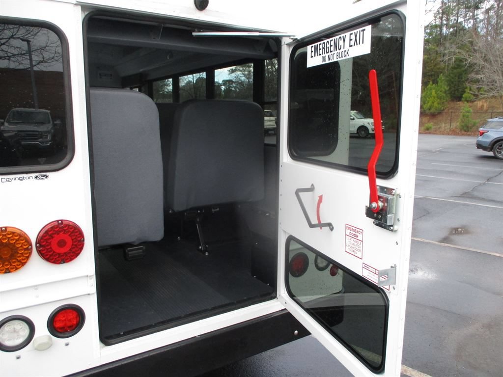 Used 2023 Ford Transit 250 RWD image 4