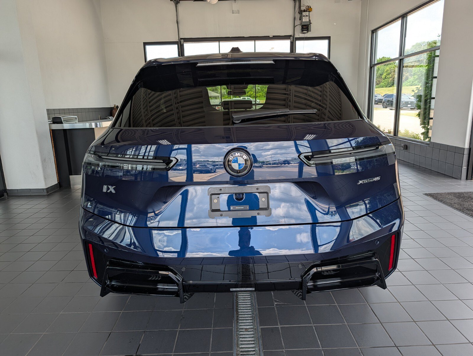 New 2026 BMW iX xDrive45 w/ M Sport Package AWD/4WD image 3