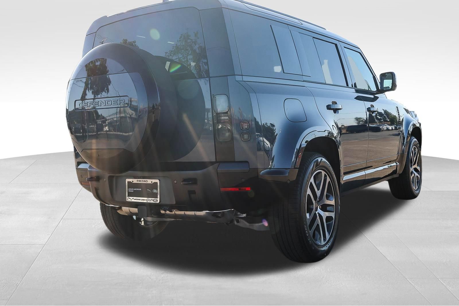 New 2026 Land Rover Defender 110 X-Dynamic SE AWD/4WD image 5