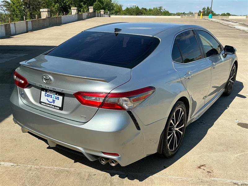 Used 2018 Toyota Camry SE FWD image 6
