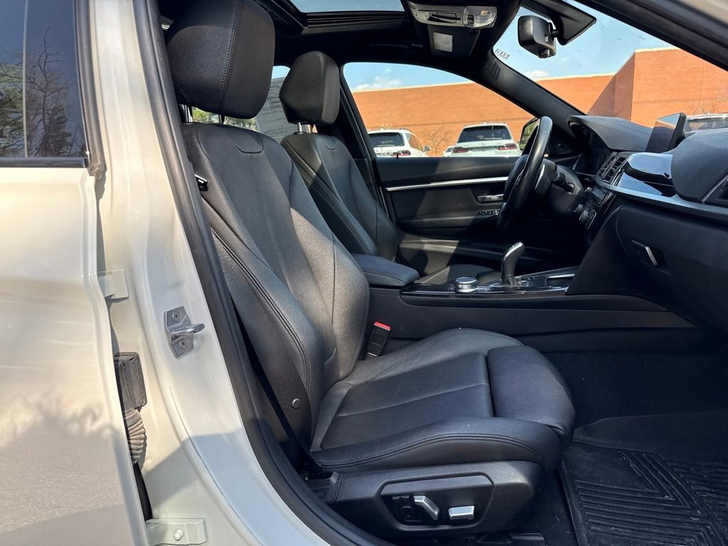 Used 2018 BMW 340i Sedan w/ Premium Package image 30