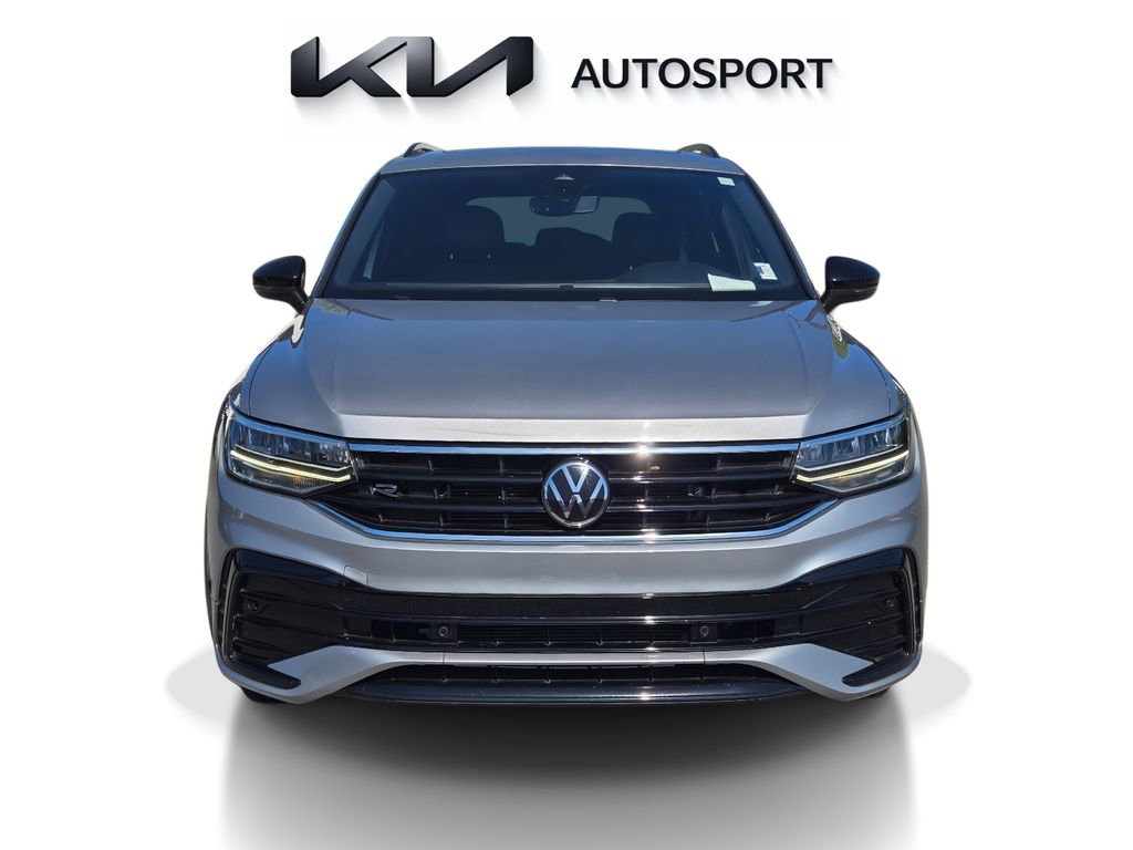 Used 2022 Volkswagen Tiguan SE R-Line image 2