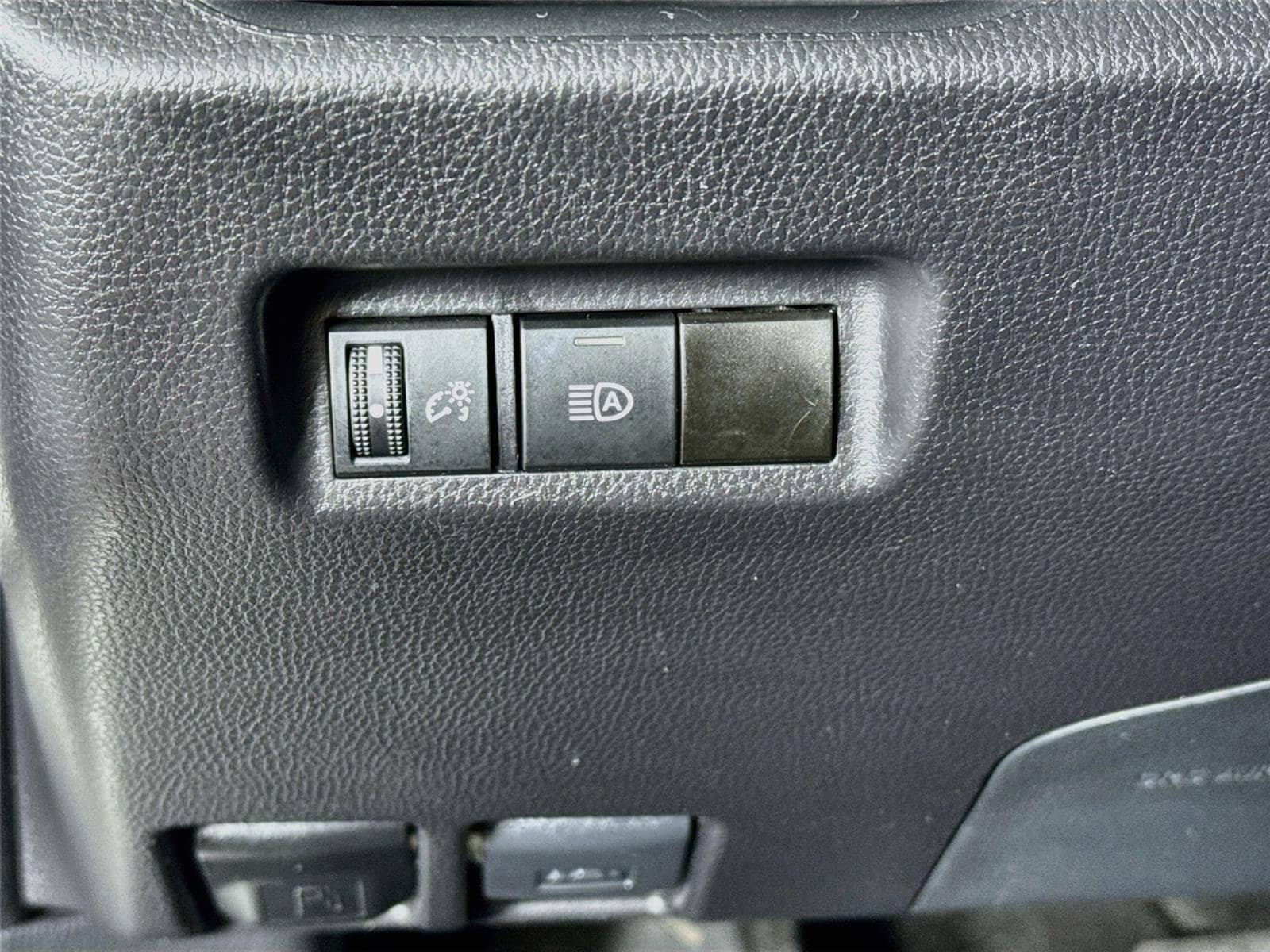 Used 2024 Toyota RAV4 LE FWD image 10
