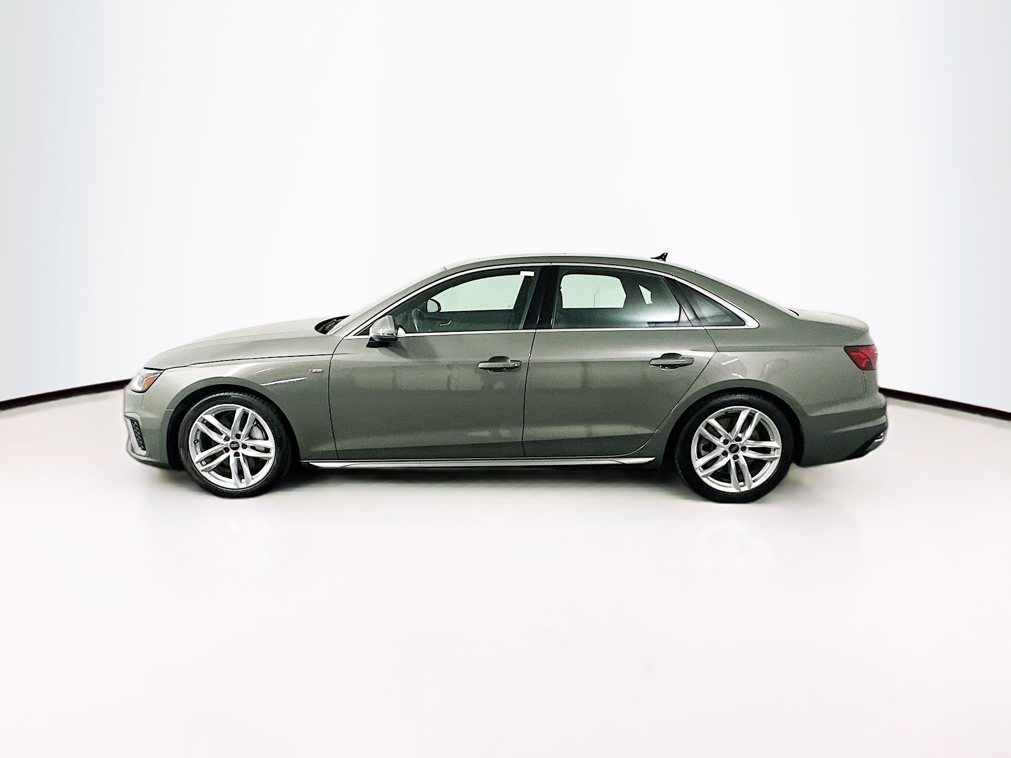 Used 2024 Audi A4 2.0T Premium Plus AWD/4WD image 4