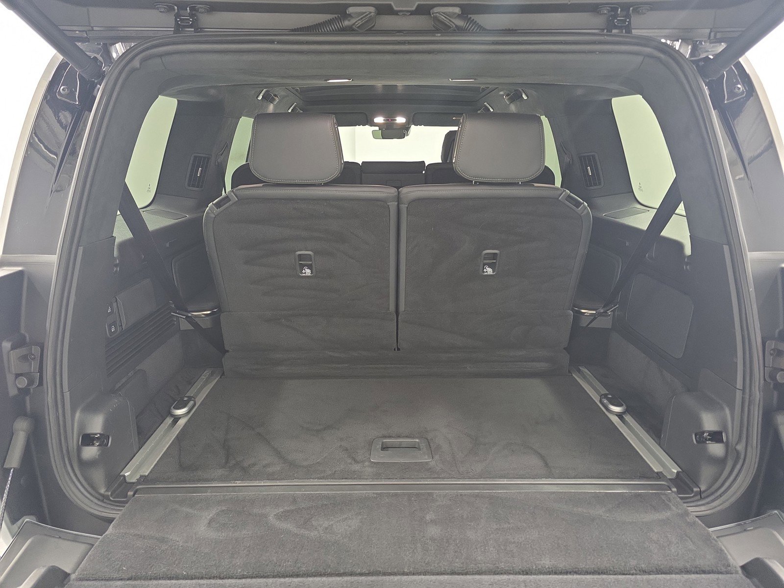 Used 2024 Rivian R1S Adventure AWD/4WD image 15