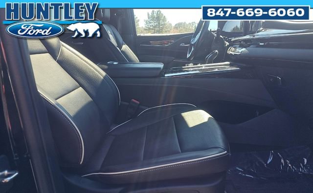 Used 2023 Cadillac Escalade ESV Sport w/ Touring Package image 7