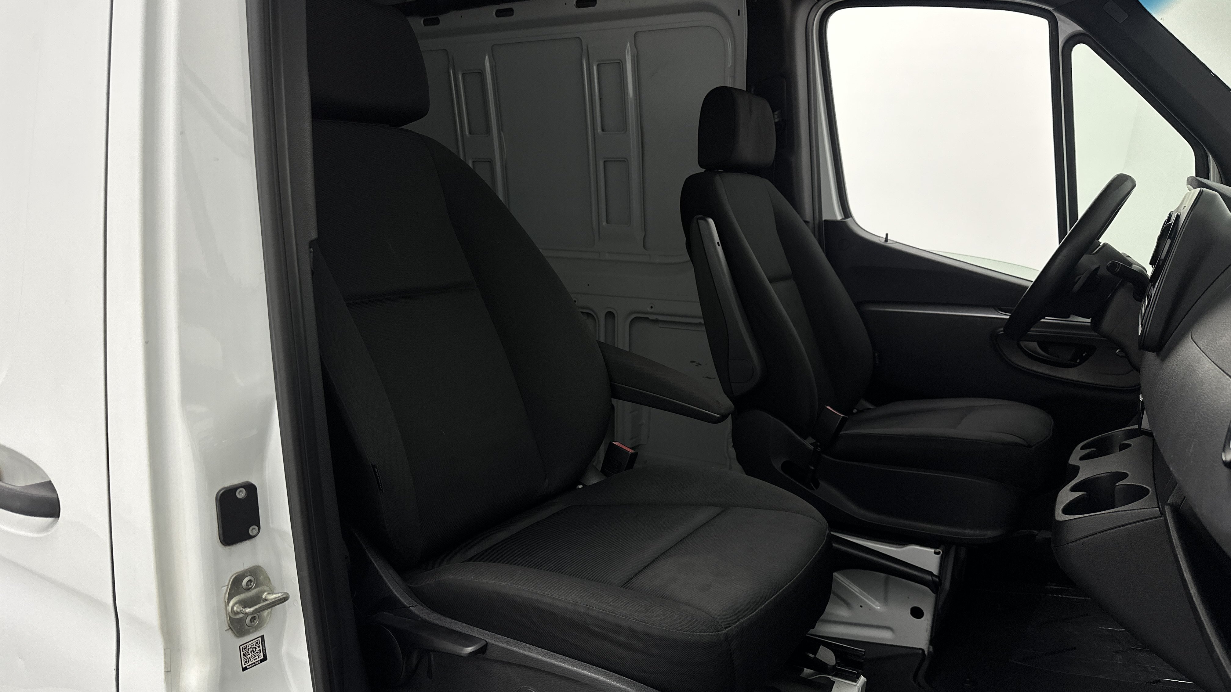 Used 2019 Mercedes-Benz Sprinter 144 Cargo image 27