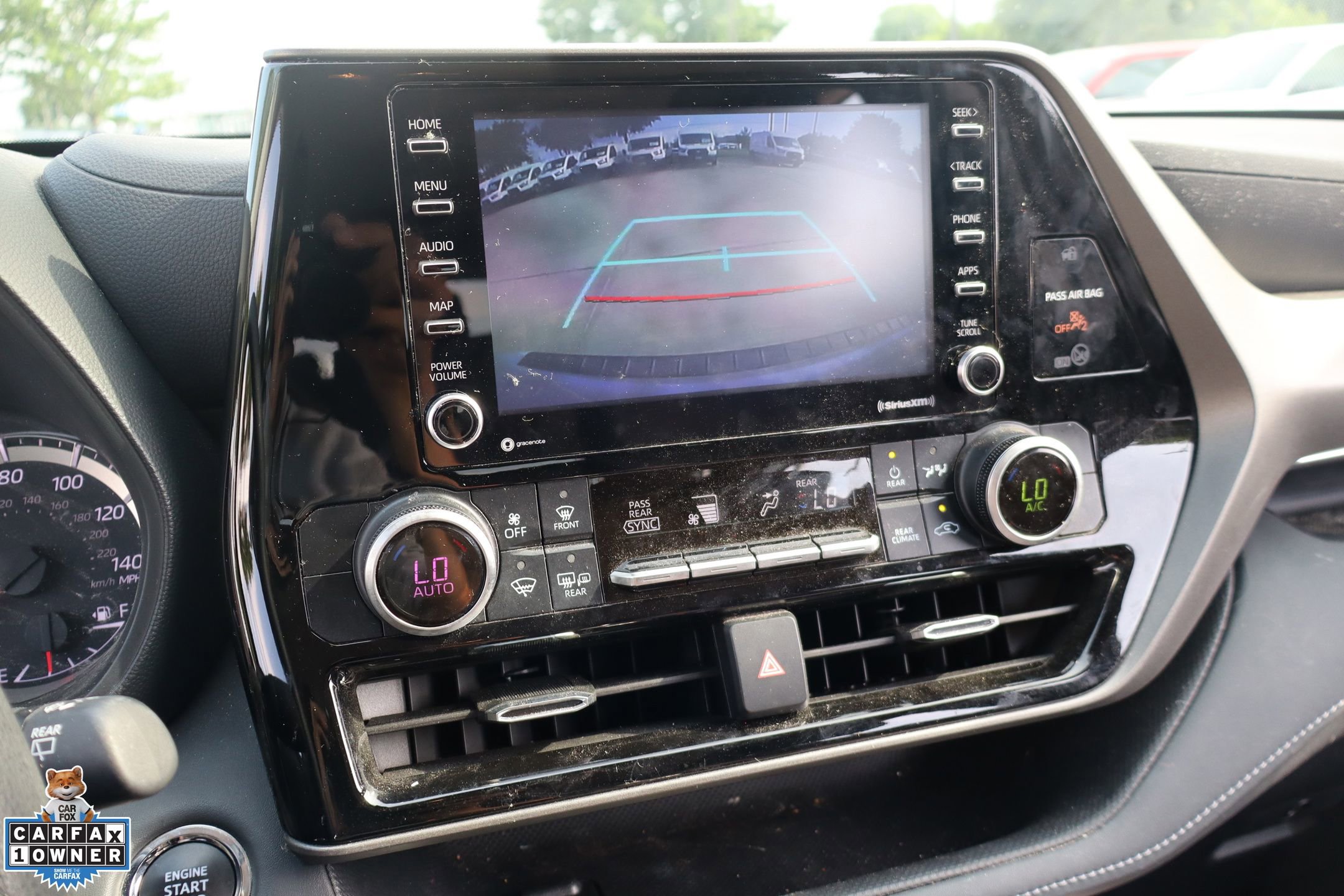 Used 2022 Toyota Highlander L FWD image 23