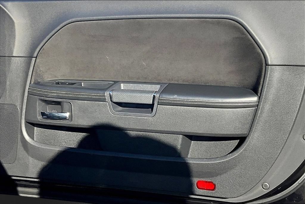 Used 2009 Dodge Challenger SRT8 RWD image 19