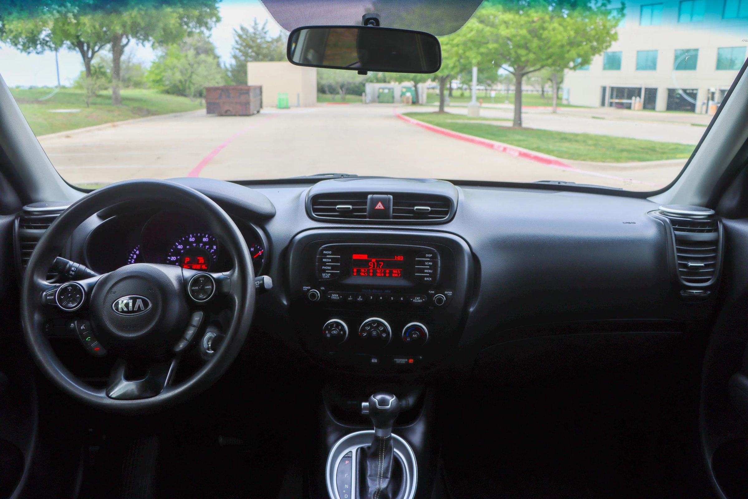 Used 2015 Kia Soul + image 24