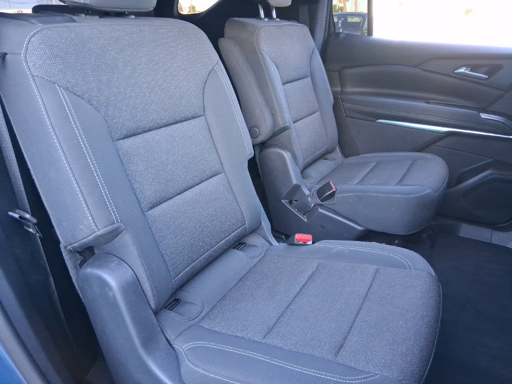 Used 2025 Chevrolet Traverse LT FWD image 18