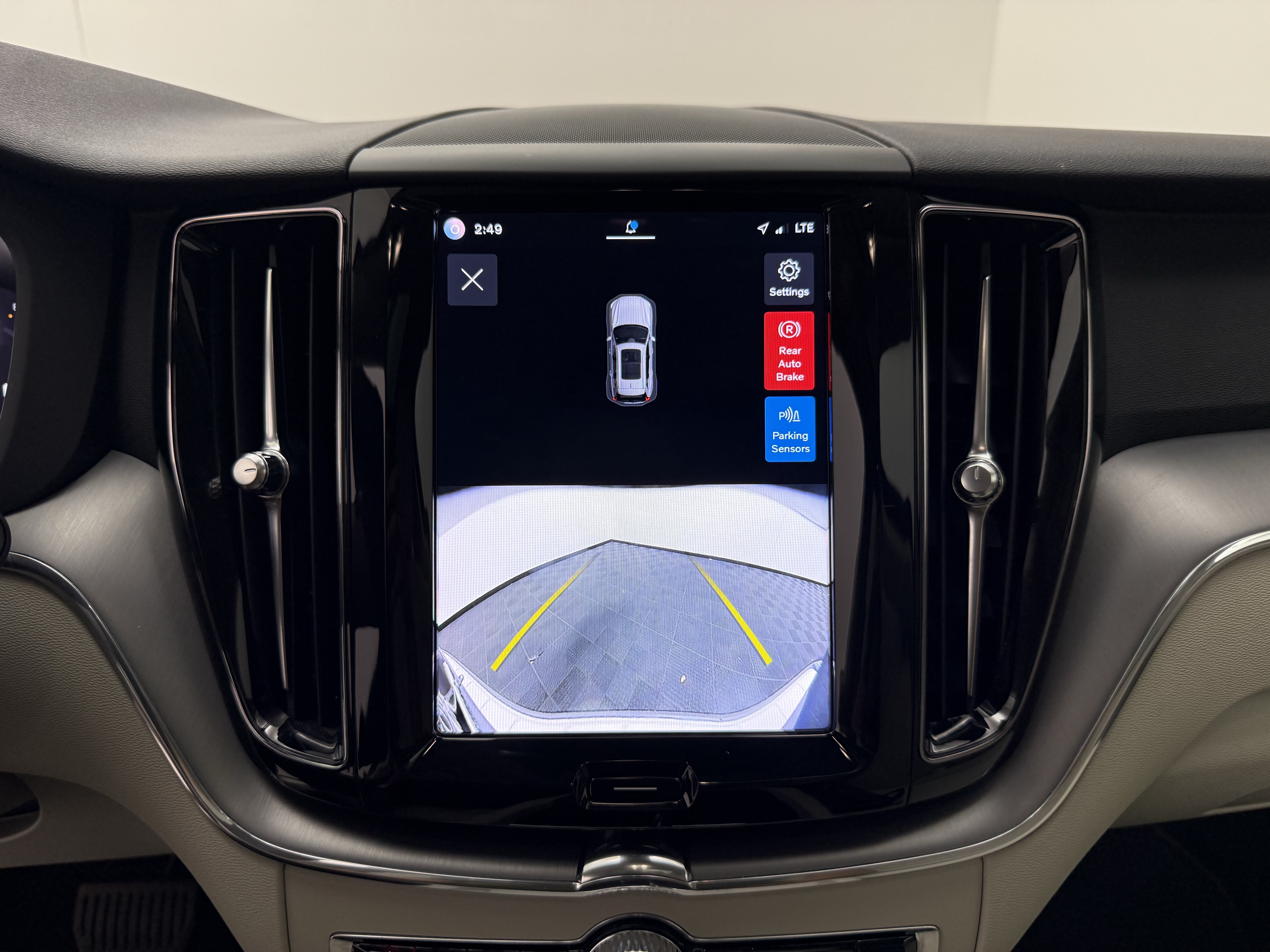 Certified 2024 Volvo XC60 B5 Core w/ Protection Package Premier AWD/4WD image 20