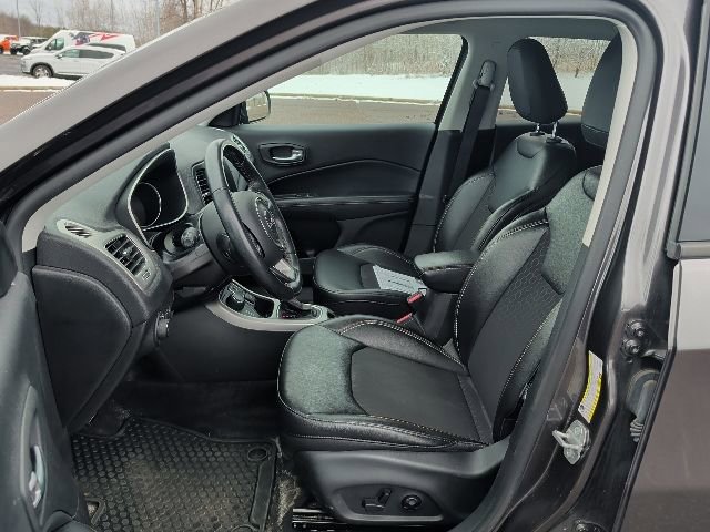 Used 2020 Jeep Compass Latitude w/ Popular Equipment Group image 5