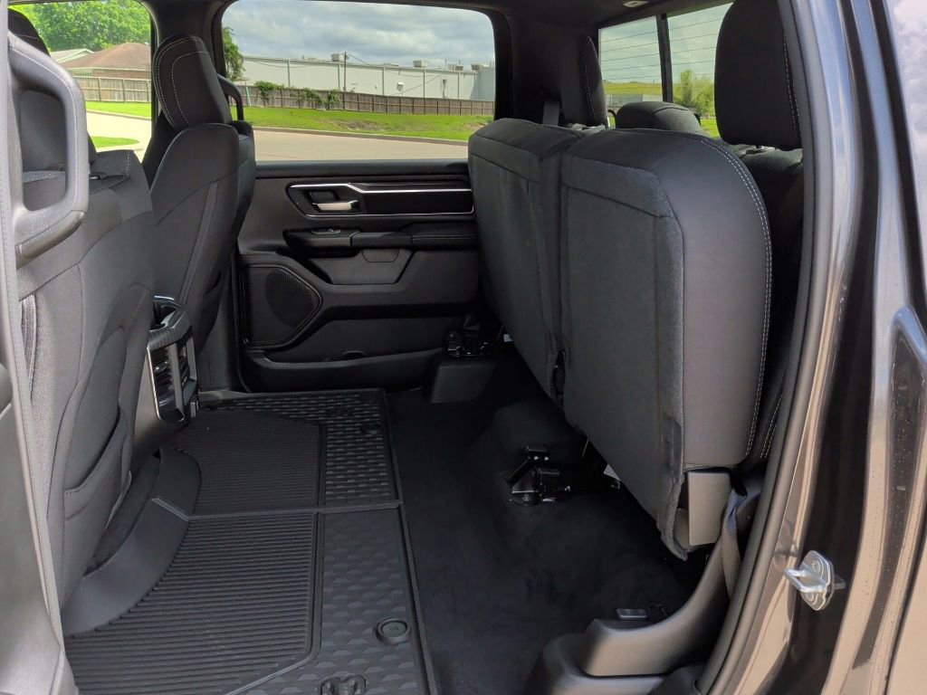 New 2026 RAM 1500 4x4 Crew Cab image 38
