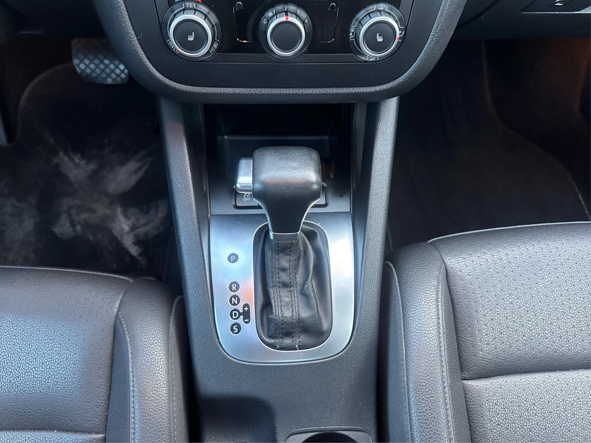 Used 2010 Volkswagen Jetta Limited Edition FWD image 28