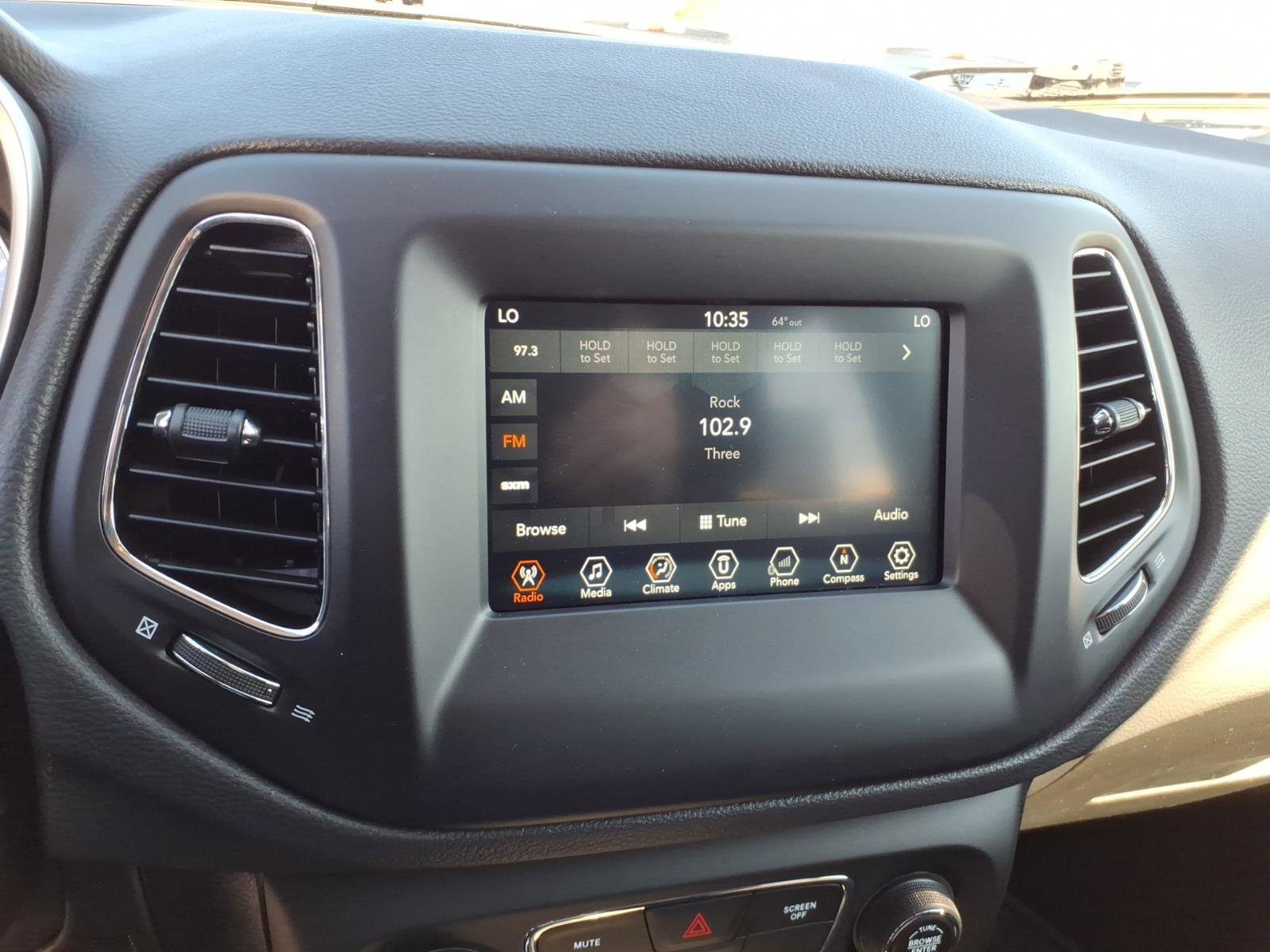 Used 2018 Jeep Compass Sport w/ Tech Group image 17