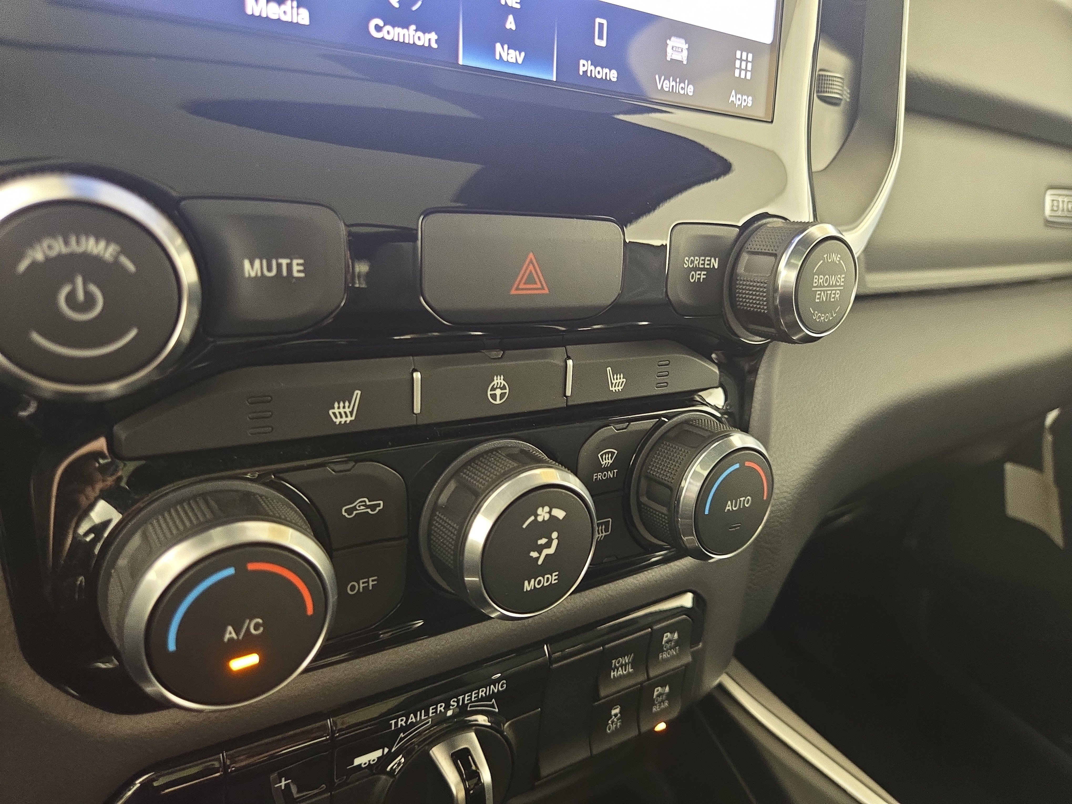 Certified 2022 RAM 1500 Big Horn image 28