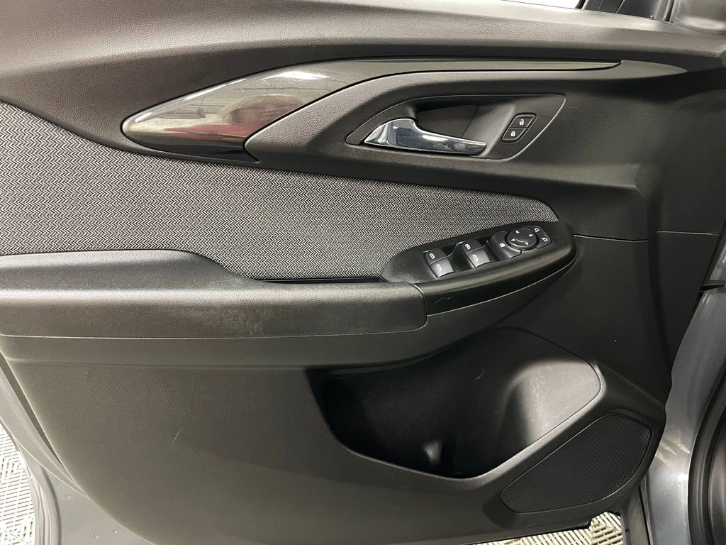 Used 2021 Chevrolet TrailBlazer LS FWD image 18