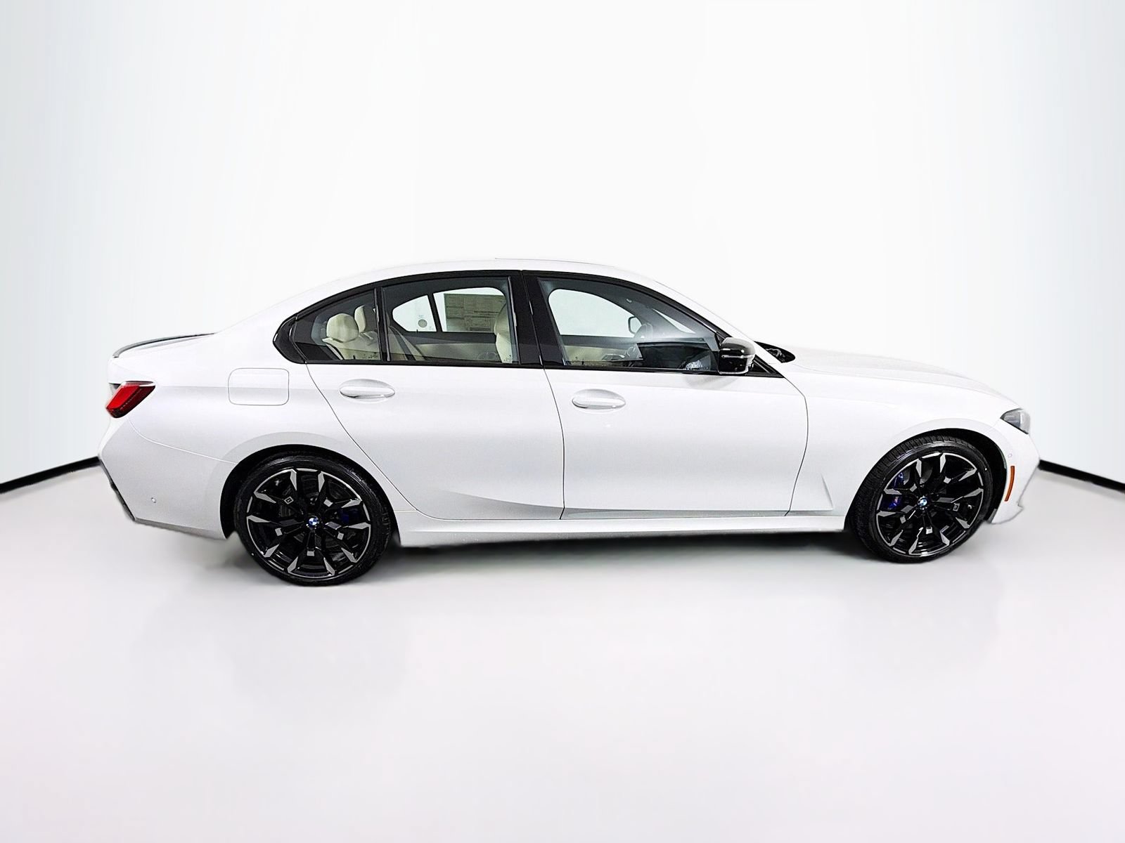 New 2026 BMW 330i xDrive Sedan w/ M Sport Package AWD/4WD image 8