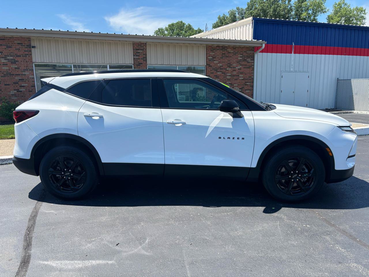 Used 2023 Chevrolet Blazer LT w/ Midnight/Sport Edition AWD/4WD image 2