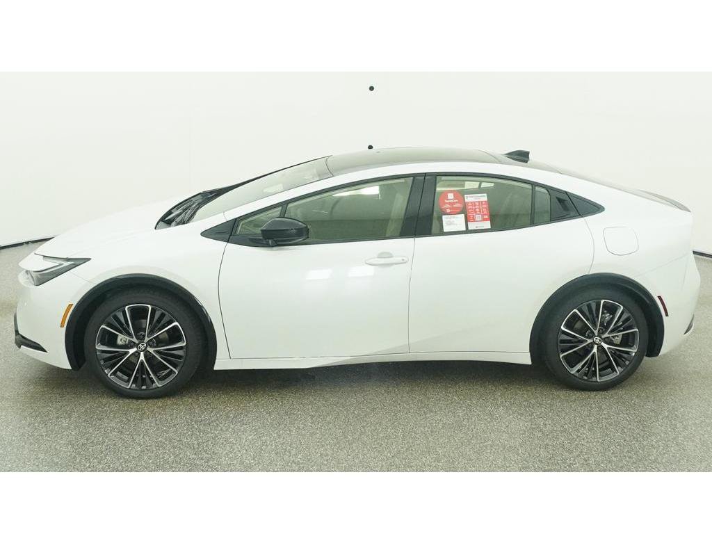 New 2027 Toyota Prius XLE FWD image 3