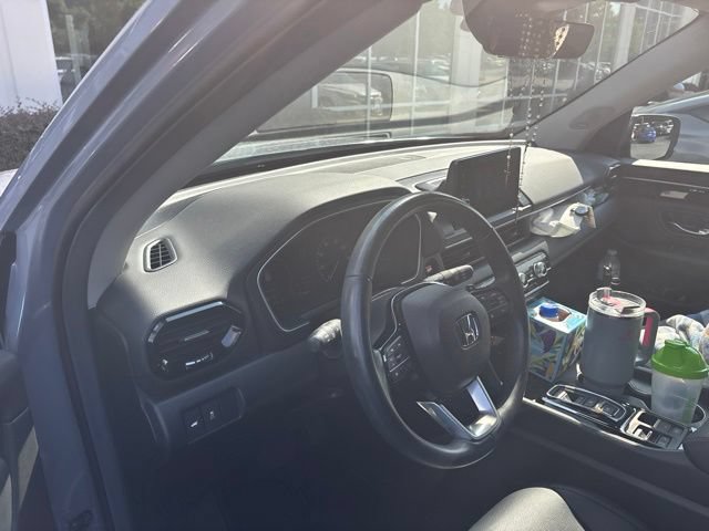 Used 2025 Honda Pilot Touring image 13
