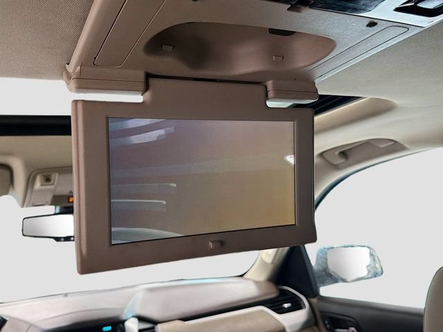 Used 2019 GMC Yukon SLT w/ Premium Edition AWD/4WD image 28