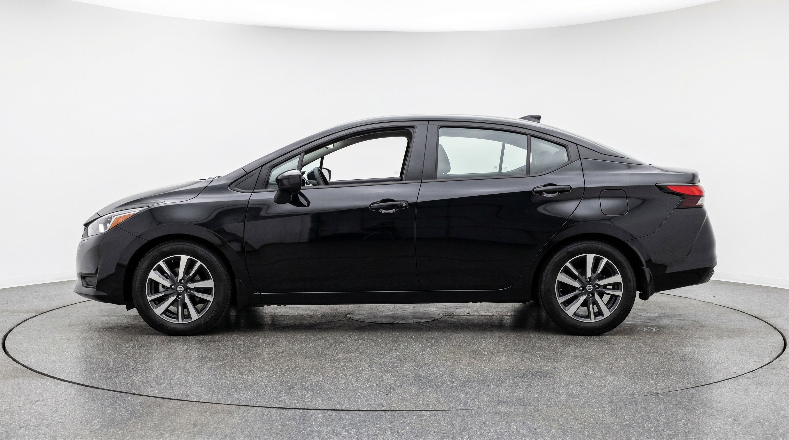 Used 2025 Nissan Versa SV w/ Trunk Package FWD image 5